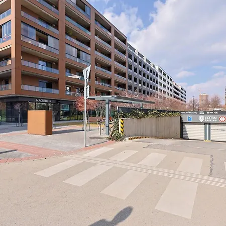 Апартаменты Urban Hideout With Free Parking *