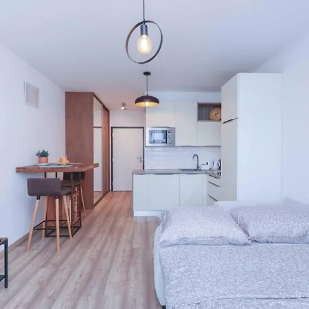 Urban Hideout With Free Parking