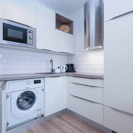 Апартаменты Urban Hideout With Free Parking Братислава