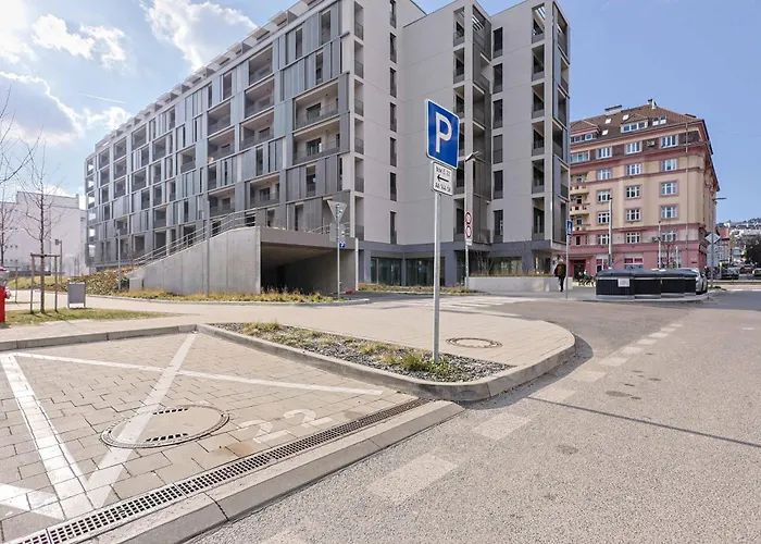Urban Hideout With Free Parking Apartament