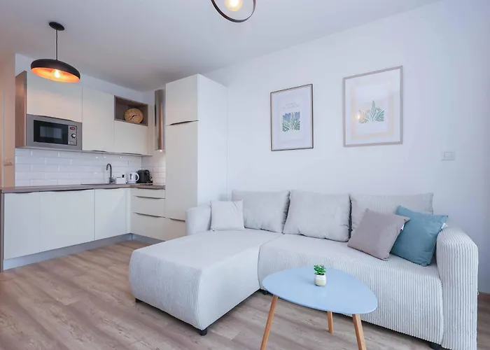 Urban Hideout With Free Parking Apartament *