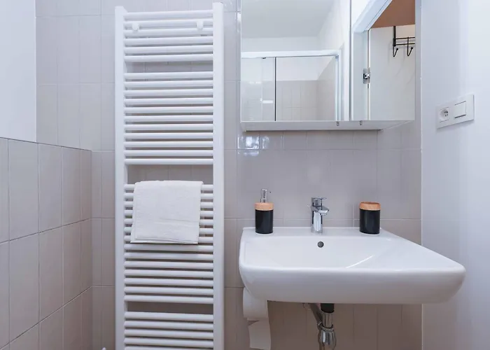 Apartament Urban Hideout With Free Parking *