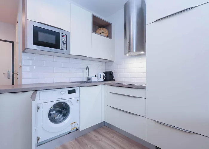 Apartament Urban Hideout With Free Parking Bratysława