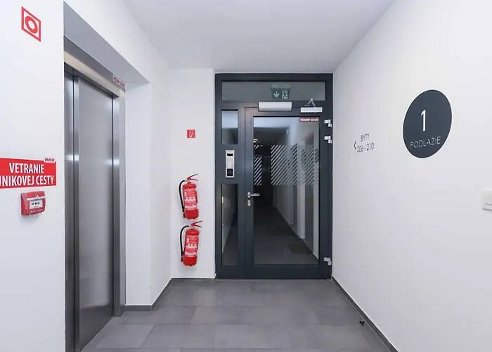 Urban Hideout With Free Parking Bratysława