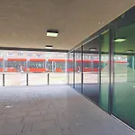 Urban Hideout With Free Parking *